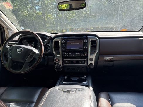 Used 2018 Nissan Titan Platinum Reserve w/ Platinum Utility Package AWD/4WD image 10