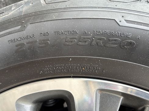 Used 2017 Lincoln Navigator Select RWD image 32