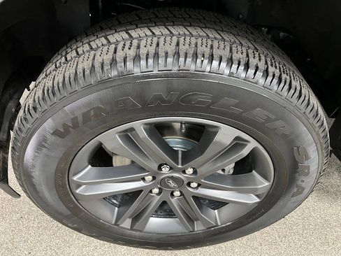 Used 2023 Ford F150 Lariat w/ Equipment Group 502A High image 19