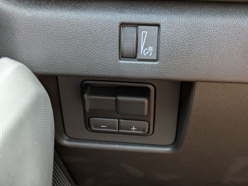 New 2024 Chevrolet Colorado LT w/ LT Convenience Package II image 26