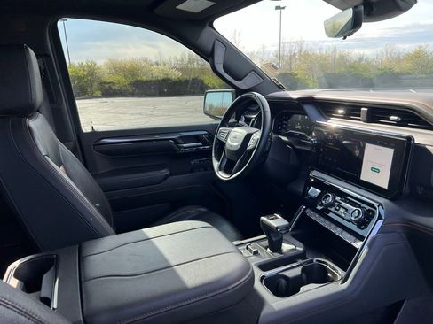 Used 2023 GMC Sierra 1500 AT4 w/ Technology Package image 9