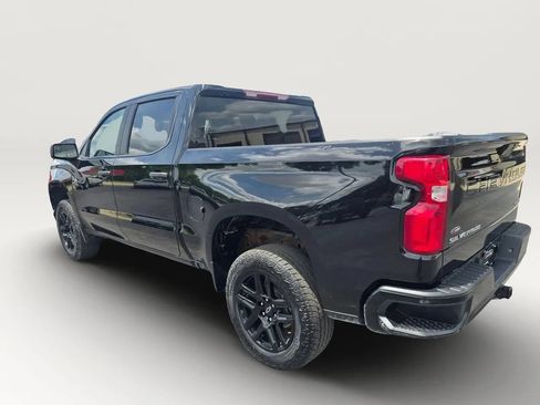Used 2022 Chevrolet Silverado 1500 Custom Trail Boss AWD/4WD image 3