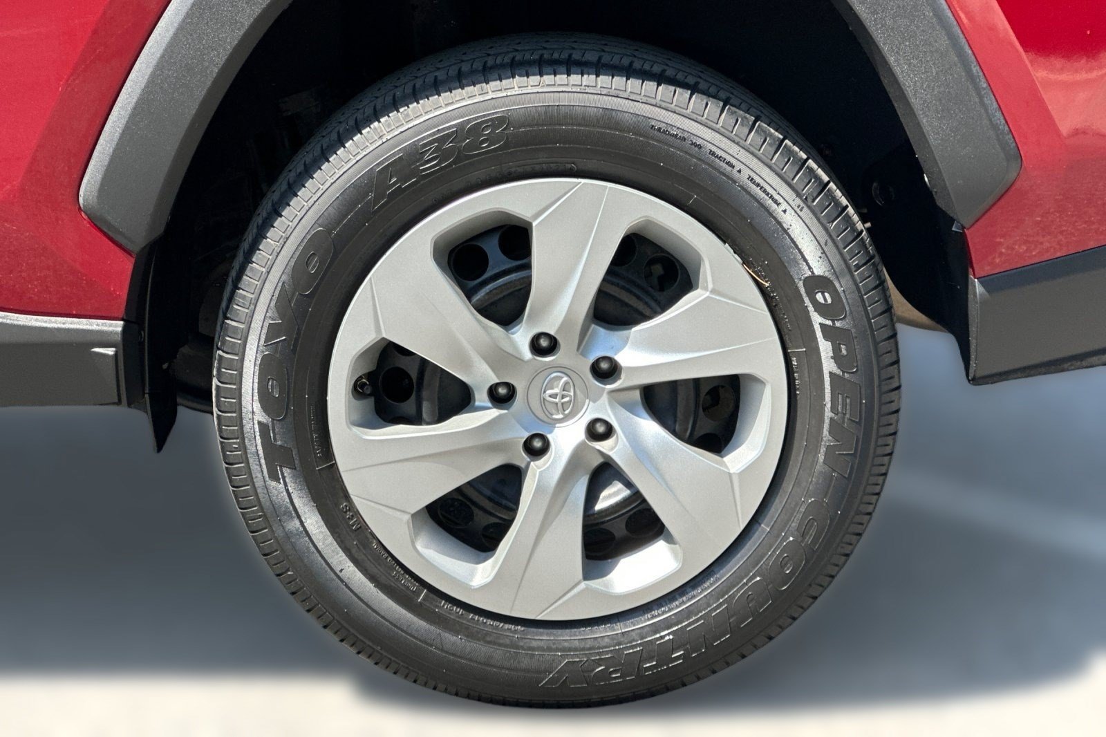 Used 2020 Toyota RAV4 LE AWD/4WD image 13