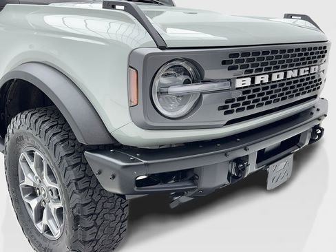 Used 2024 Ford Bronco Badlands image 3