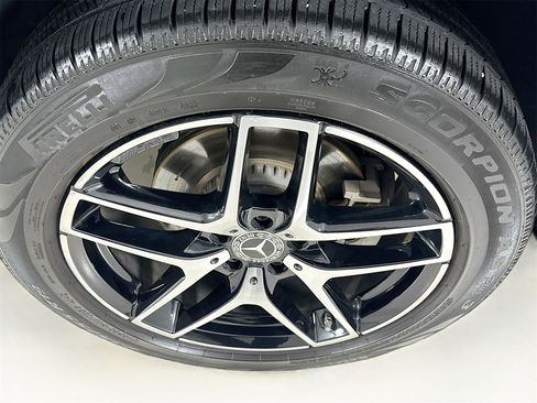 Used 2018 Mercedes-Benz GLC 300 4MATIC image 34