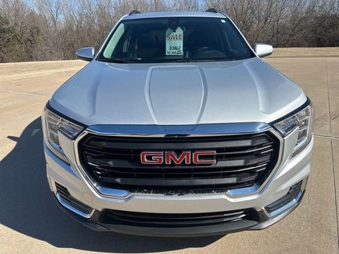 Used 2022 GMC Terrain SLE w/ Driver Convenience Package image 8