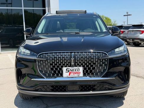 Used 2025 Lincoln Aviator AWD w/ Equipment Group 101A image 2