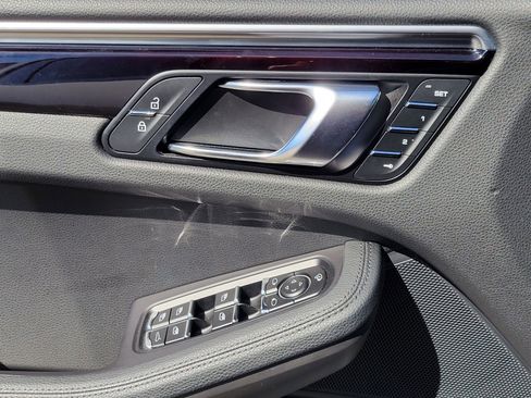 Certified 2023 Porsche Macan S image 25