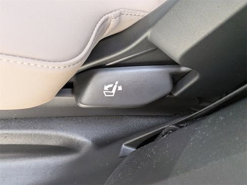 New 2026 Volvo XC90 B6 Plus w/ Protection Package Premier image 17