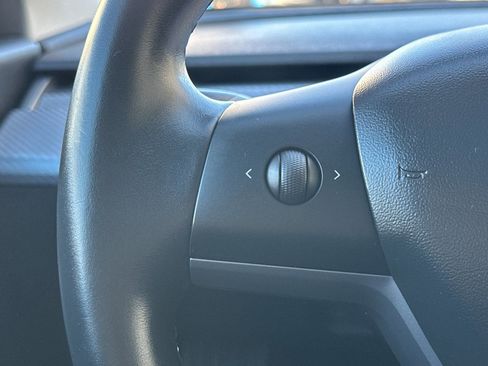 Used 2019 Tesla Model 3 Mid Range RWD image 26