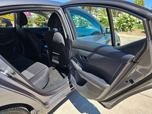 Used 2025 Nissan Sentra SV FWD image 24