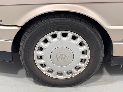 Used 1993 Cadillac Allante image 23