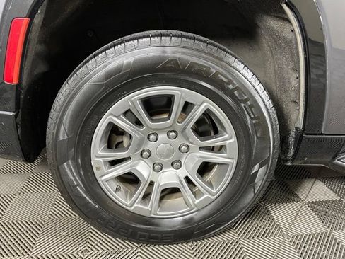 Used 2022 Jeep Wagoneer Series I AWD/4WD image 11