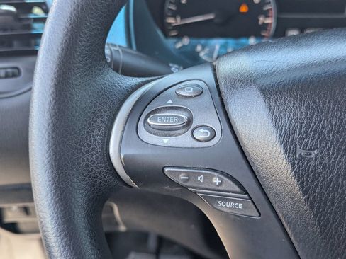 Used 2014 Nissan Pathfinder S AWD/4WD image 22