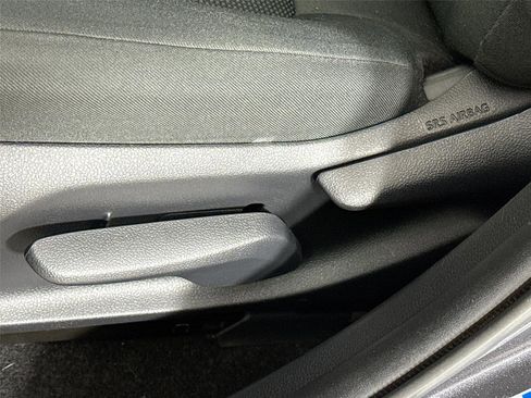 Used 2021 Toyota RAV4 LE image 20