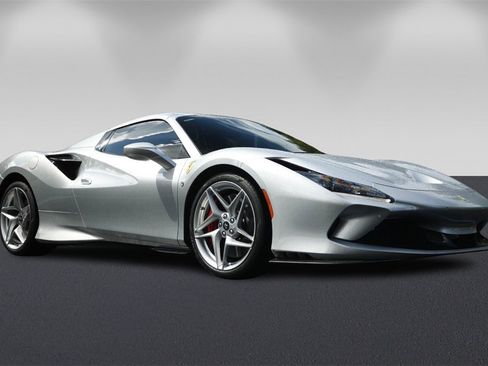 Certified 2021 Ferrari F8 Tributo image 9