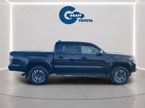 Used 2023 Toyota Tacoma TRD Sport image 17