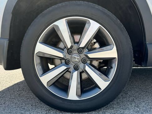 Used 2023 Honda Pilot Touring image 12