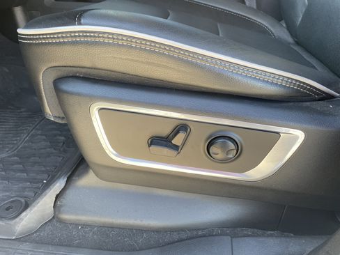Used 2025 RAM 1500 Laramie w/ Night Edition AWD/4WD image 14