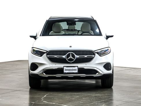 Certified 2025 Mercedes-Benz GLC 350e 4MATIC image 5
