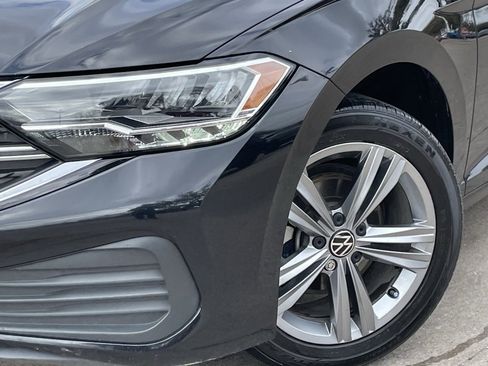 Used 2024 Volkswagen Jetta SE image 9