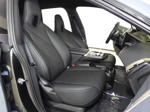 Used 2024 BMW iX xDrive50 w/ Sport Package AWD/4WD image 18