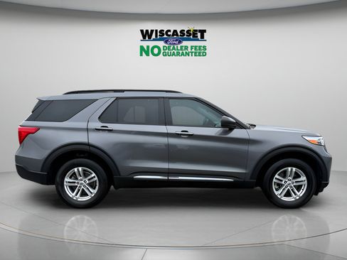 Used 2023 Ford Explorer XLT AWD/4WD image 6