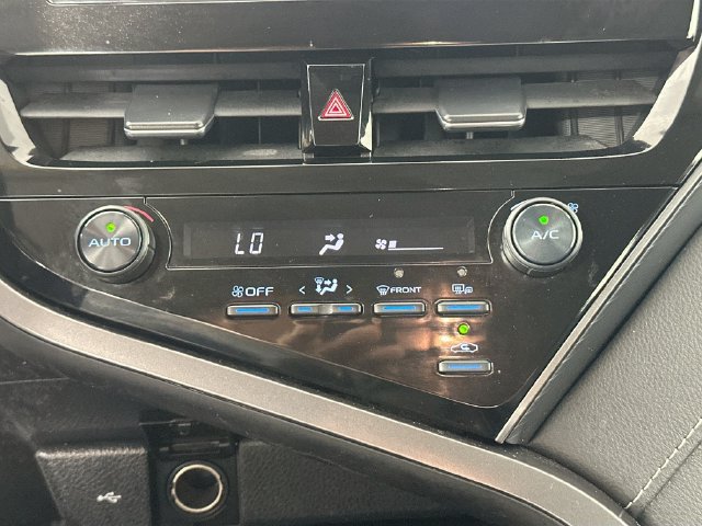 Used 2023 Toyota Camry SE FWD image 13