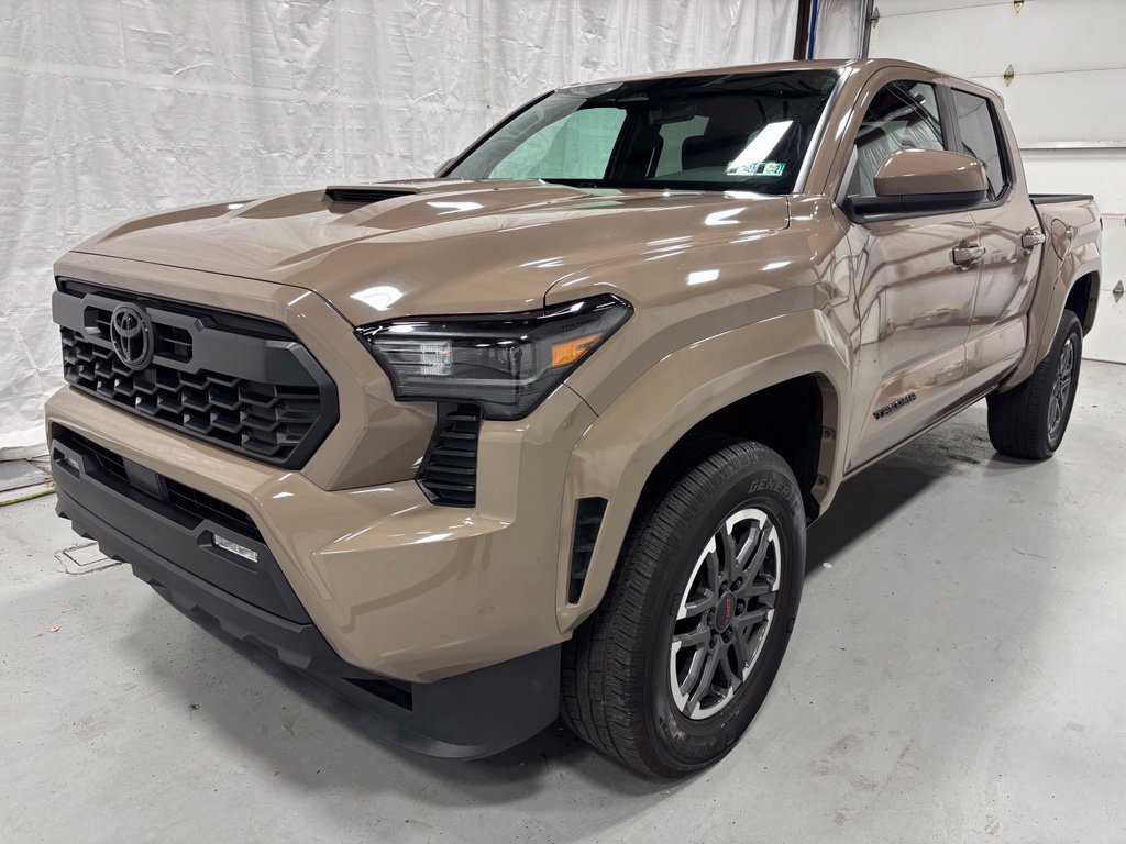 Used 2026 Toyota Tacoma TRD Sport AWD/4WD image 3