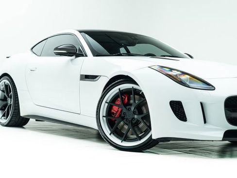Used 2015 Jaguar F-TYPE R RWD image 3