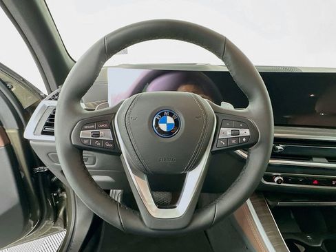 New 2026 BMW X5 xDrive50e w/ Climate Comfort Package image 10