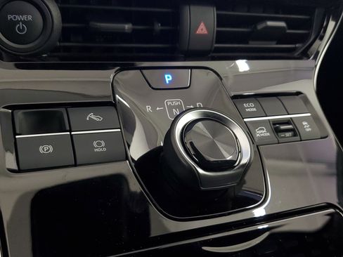 Certified 2025 Toyota bZ4X AWD image 31