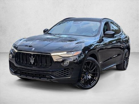 Used 2018 Maserati Levante GranSport image 2