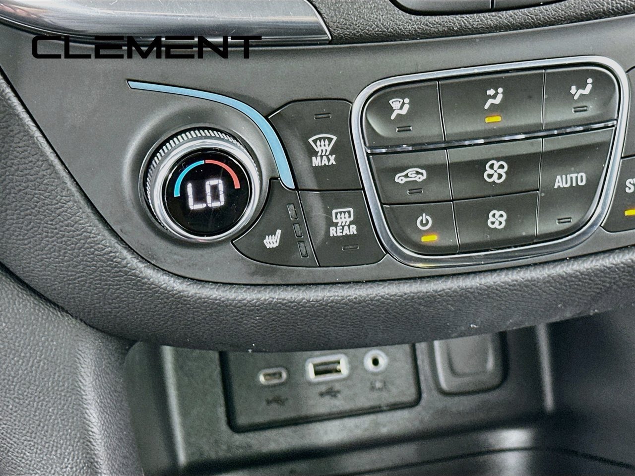Used 2022 Chevrolet Equinox LT FWD image 23