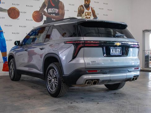 Used 2024 Chevrolet Traverse LT image 22