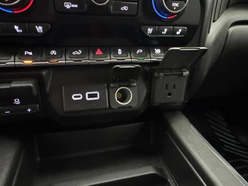 Used 2021 Chevrolet Silverado 1500 LTZ AWD/4WD image 37
