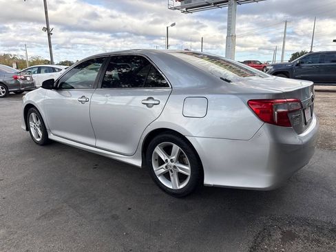 Used 2014 Toyota Camry L image 3