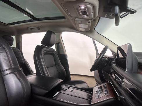 Used 2023 Lincoln Aviator Reserve w/ Equipment Group 201A image 29