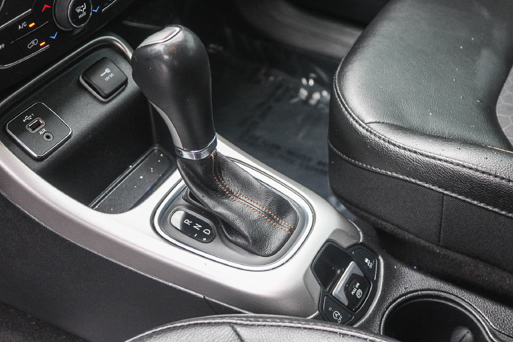 Used 2019 Jeep Compass Latitude w/ Popular Equipment Group FWD image 23