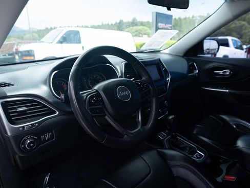 Used 2020 Jeep Cherokee Latitude Plus FWD image 9