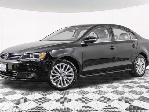 Used 2012 Volkswagen Jetta SEL image 2