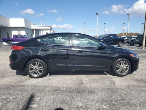 Used 2017 Hyundai Elantra SE image 8