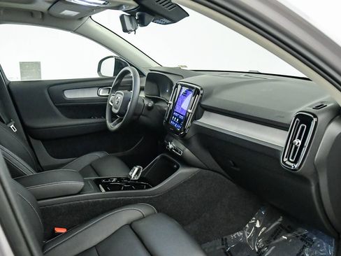 Certified 2026 Volvo XC40 B5 Ultra w/ Protection Package Premier AWD/4WD image 16