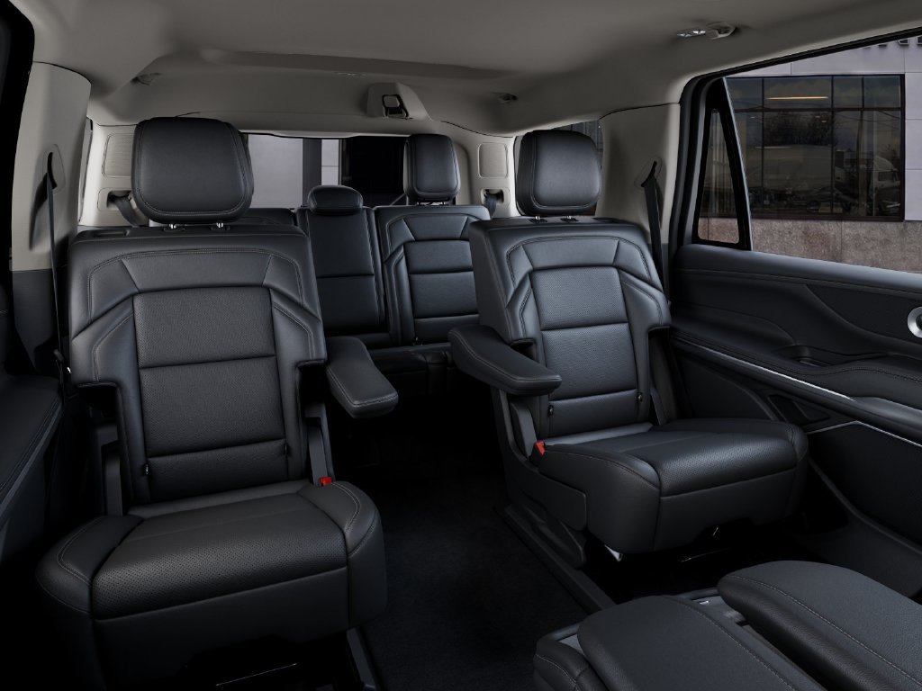 New 2027 Lincoln Navigator Premiere AWD/4WD image 11