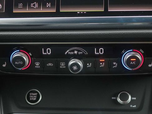 New 2025 Audi Q3 2.0T Premium image 18