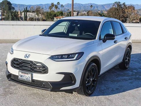 Used 2024 Honda HR-V Sport image 3