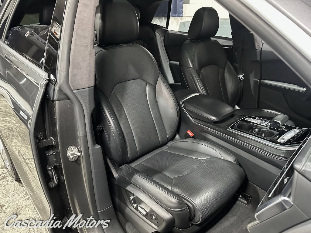 Used 2019 Audi Q8 Prestige w/ Luxury Package AWD/4WD image 14