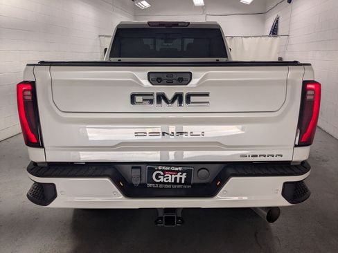 Used 2025 GMC Sierra 2500 Denali Ultimate AWD/4WD image 8