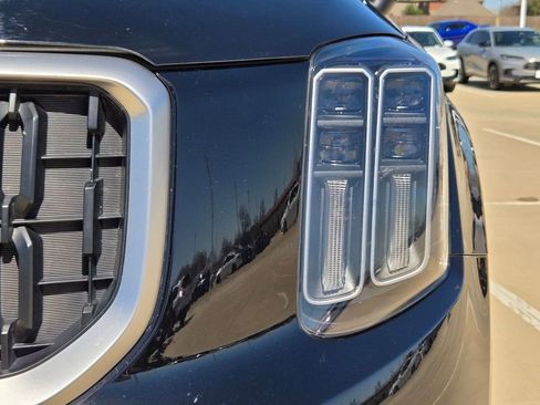 Used 2024 Kia Telluride EX w/ EX Captain's Chair Package image 34