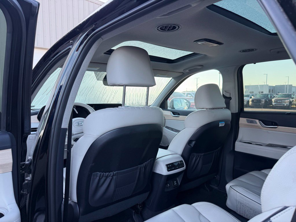 Used 2024 Hyundai Palisade Limited AWD/4WD image 11